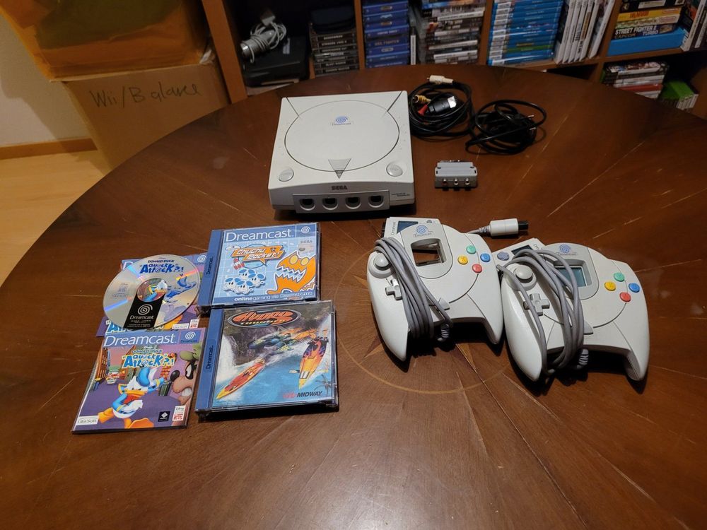 Dreamcast in sehr schönem Zustand / 2x Controller +Memory Ca Kaufen