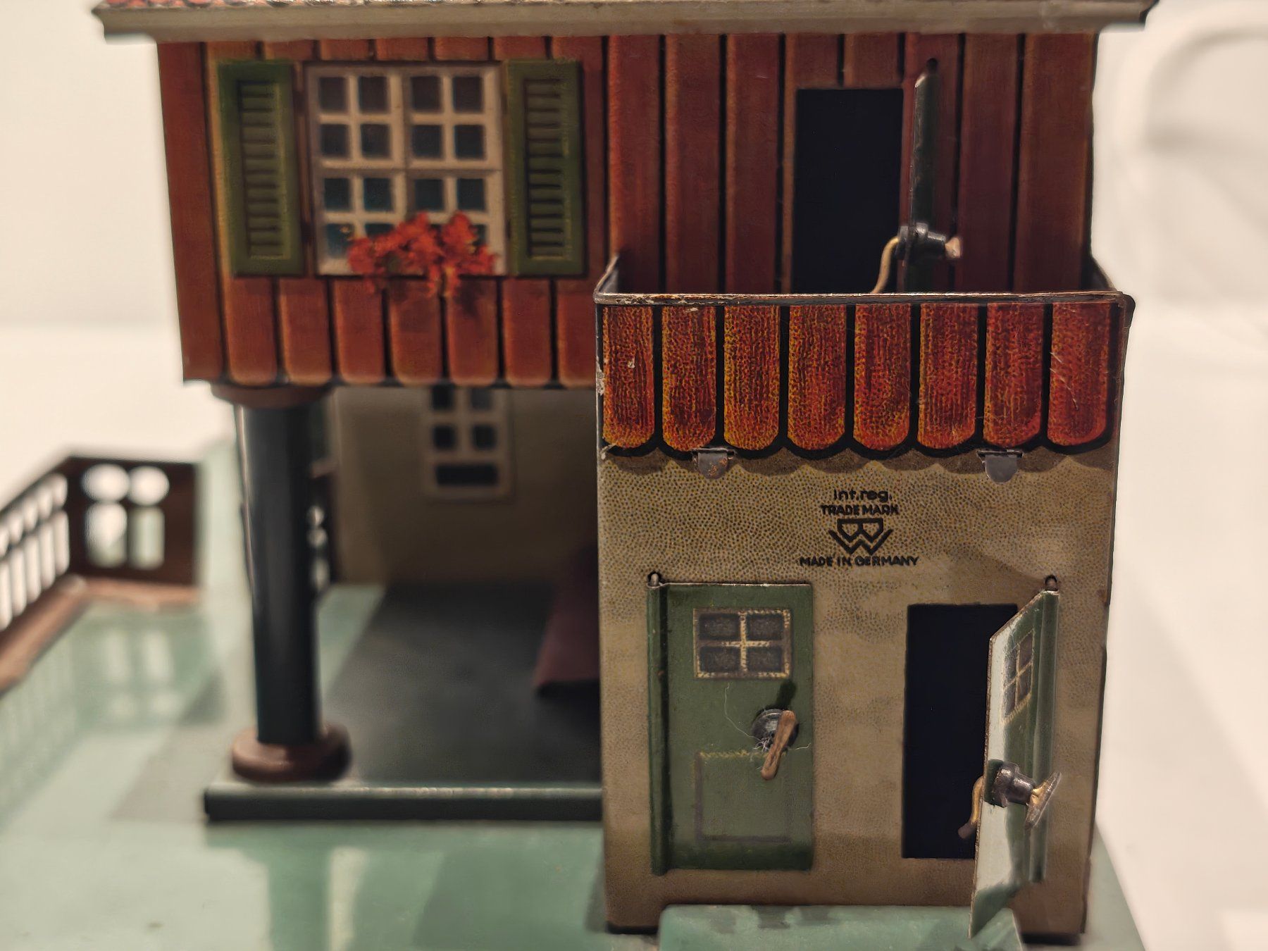 Märklin Modelleisenbahnen: Märklin Blechhaus – Gebraucht aus Braunau von Homersimpson 2