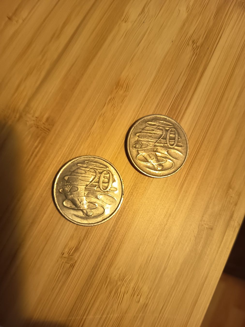 Tutti le monete: 20 cent Australien  2 münzen  grip19 – Usato da Wattwil venduto da LuckyLegoandCoins 1