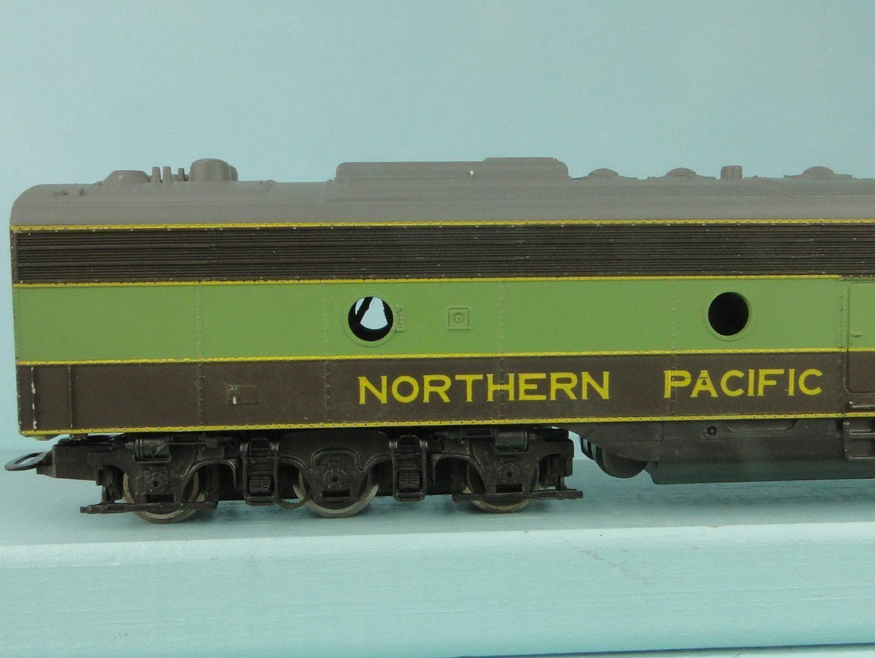 Rivarossi Modellini di ferrovie: Rivarossi H0 EMC E8 - Northern Pacific – Usato da Bülach venduto da cann11 7