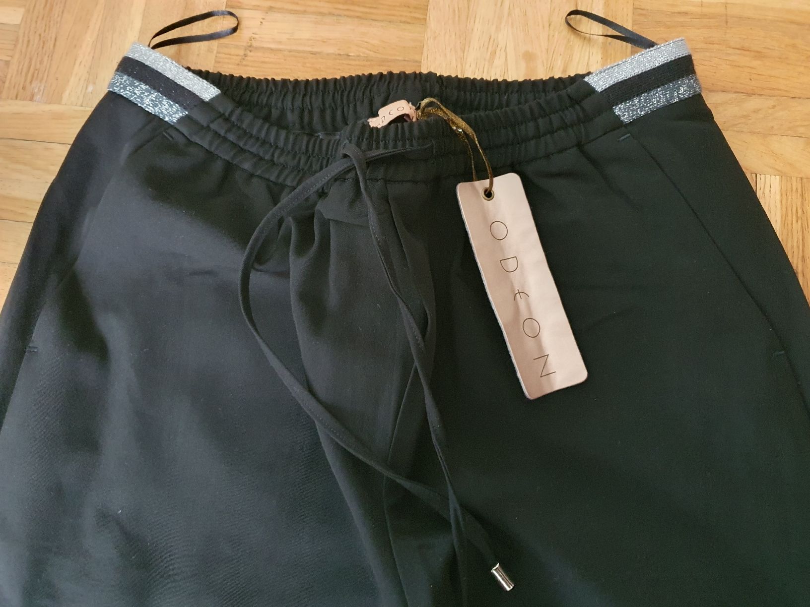 Pantaloni: neue schwarze Hose vom Odeon – Nuovo e nell'imballaggio originale da St. Gallen venduto da 1811123 1