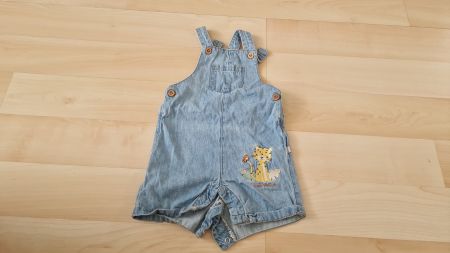 Hübsche Sommerlatzhose kurz gr68