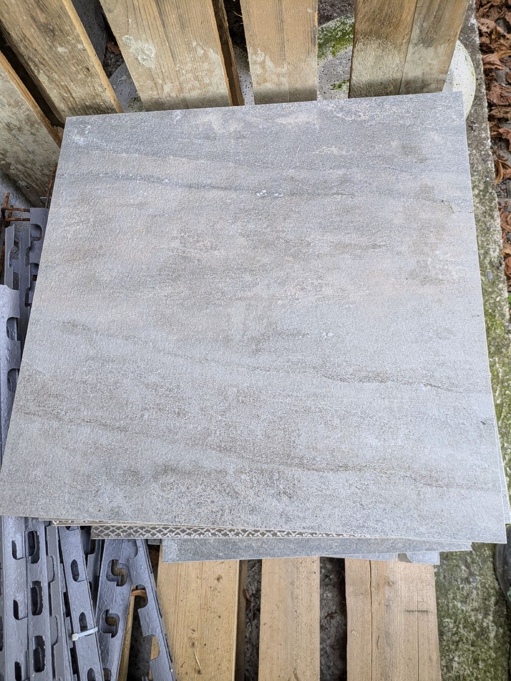 Servierplatten: Terassenplatten Feinsteinzeug – Neu (gemäss Beschreibung) aus Zuckenriet von roman.wiget