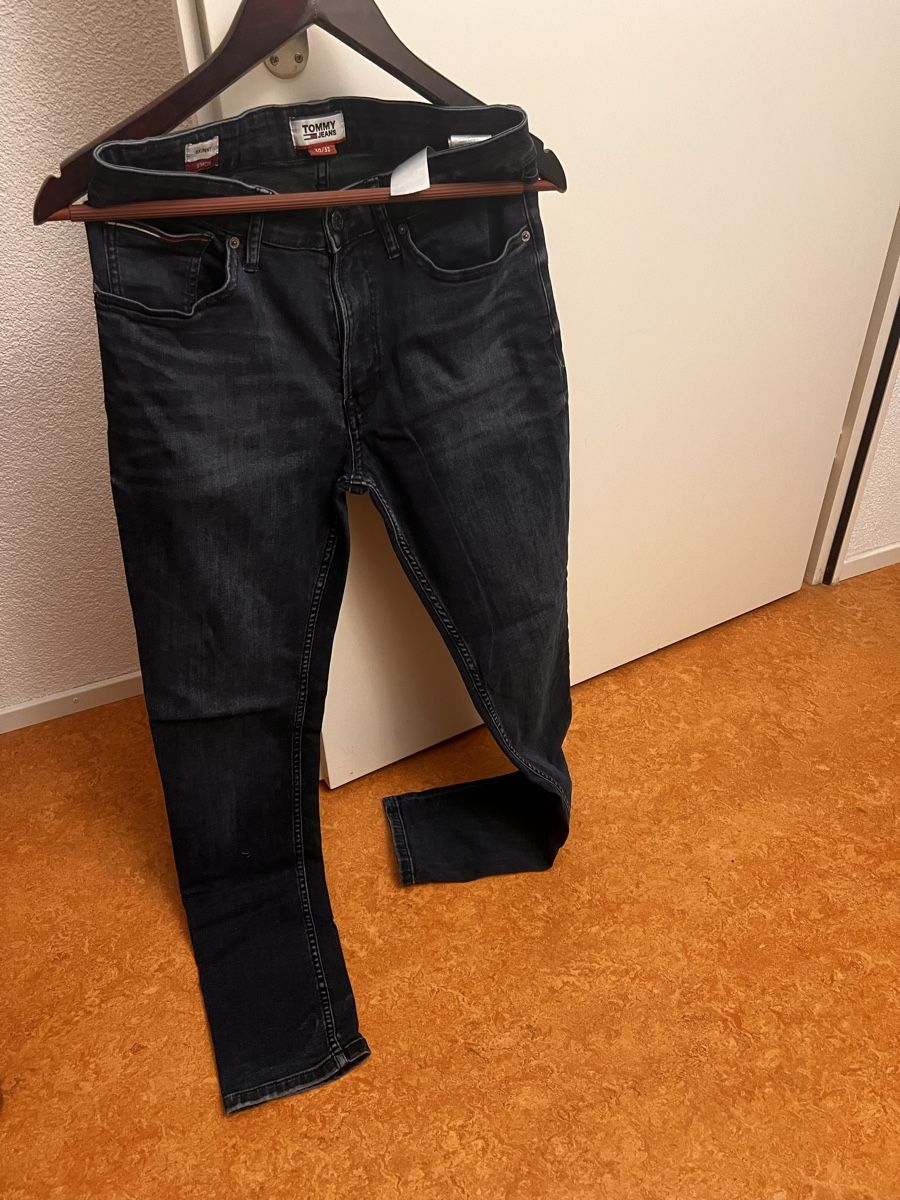 Tommy Hilfiger Jeans: Tommy Jeans Skinny 30/32 – Usato da Thalwil venduto da apudhelvetia
