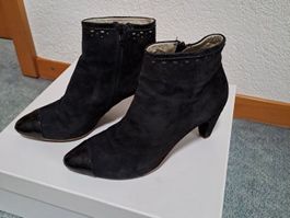Schwarze Stiefelette, NP 298.--, Gr. 39