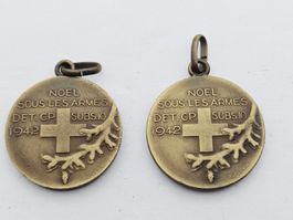 2x Schweizer Medaille 1942 Noel Sous Les Armes Selten!