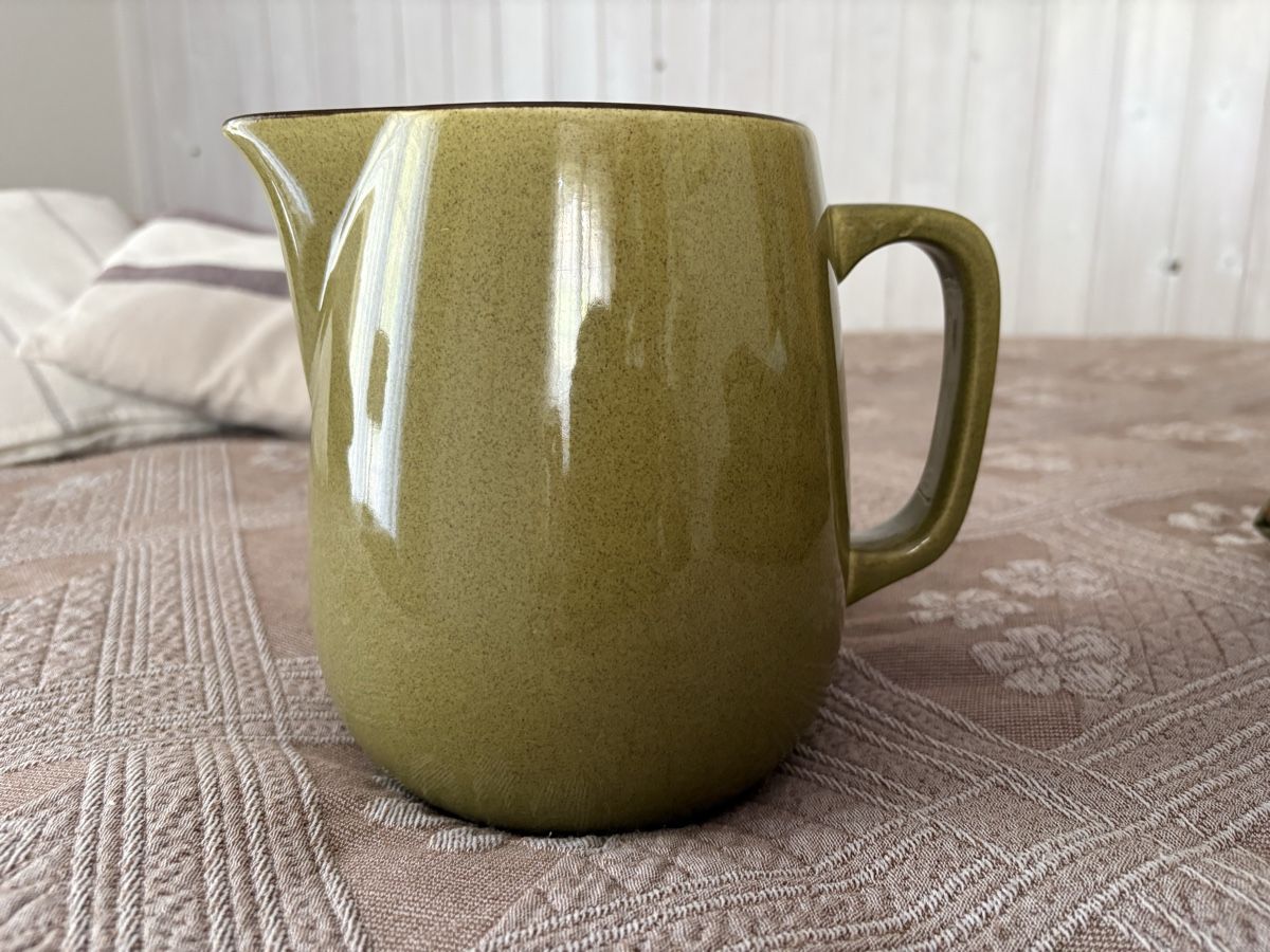 Rössler Caraffe: Pot - Pichet - Krug Rössler - olivgrün 2L – Usato da Zweisimmen venduto da Domii 2