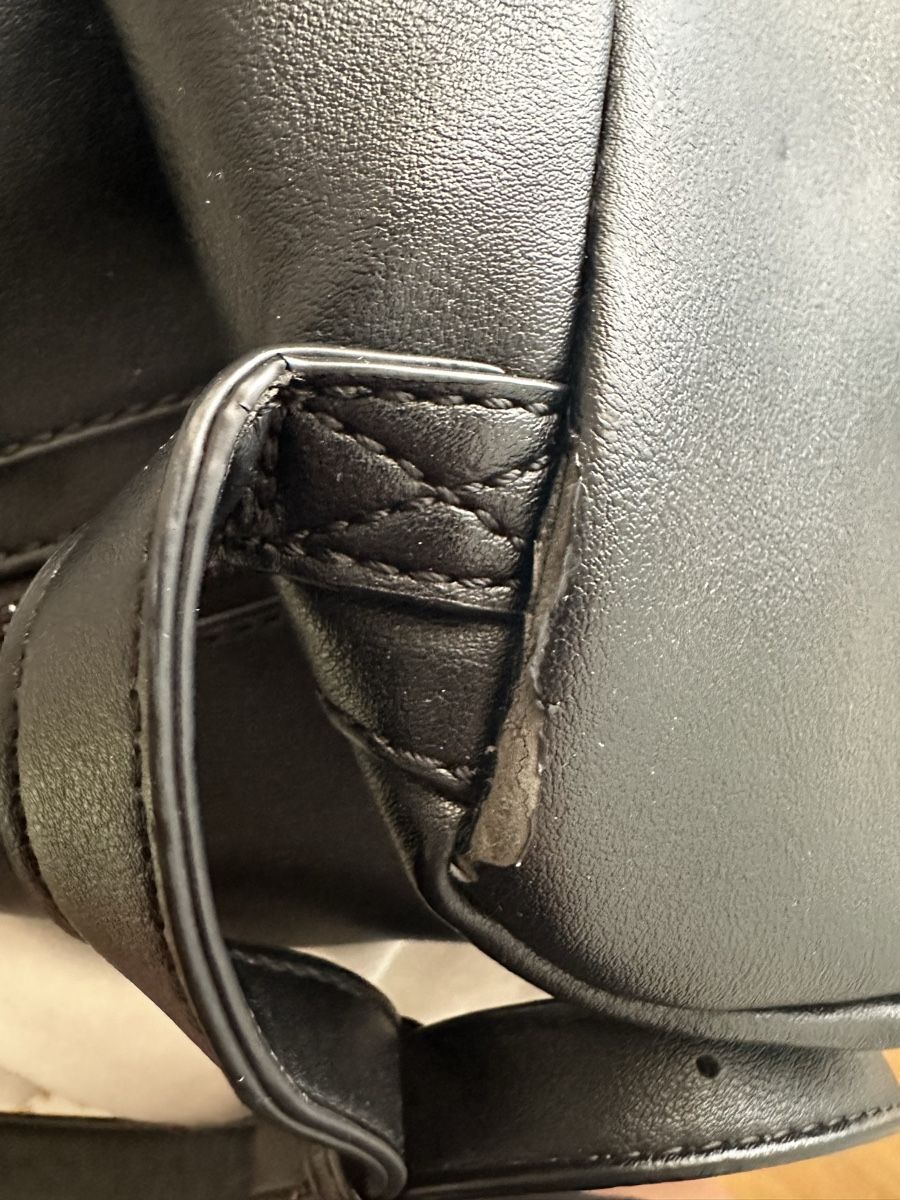 Guess Rucksäcke: Guess Rucksack – Gebraucht aus Gelterkinden von Sembe 2