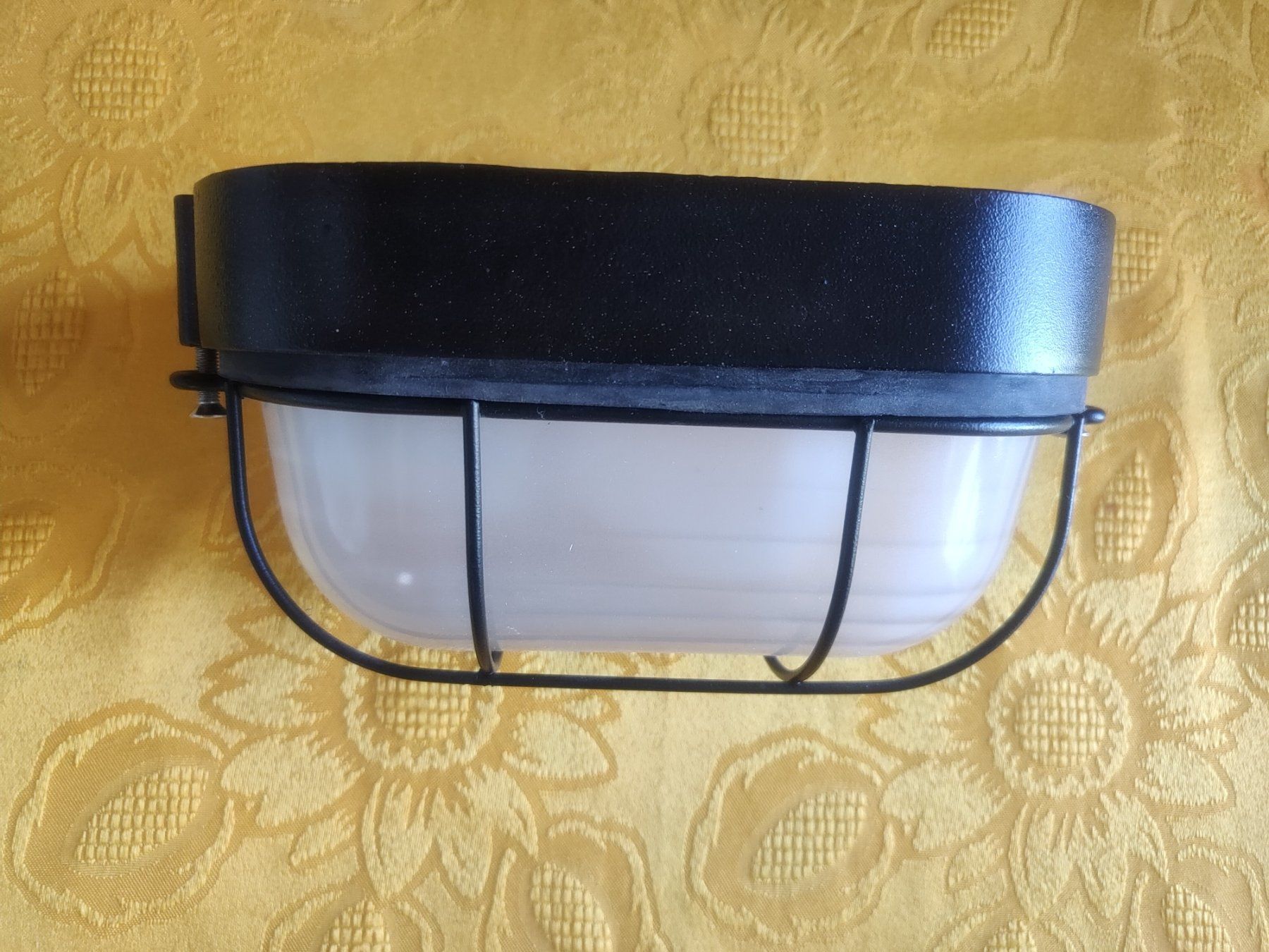 Lampade: Lampe pour atelier ou locaux ex – Usato da Vulliens venduto da cochise0 1