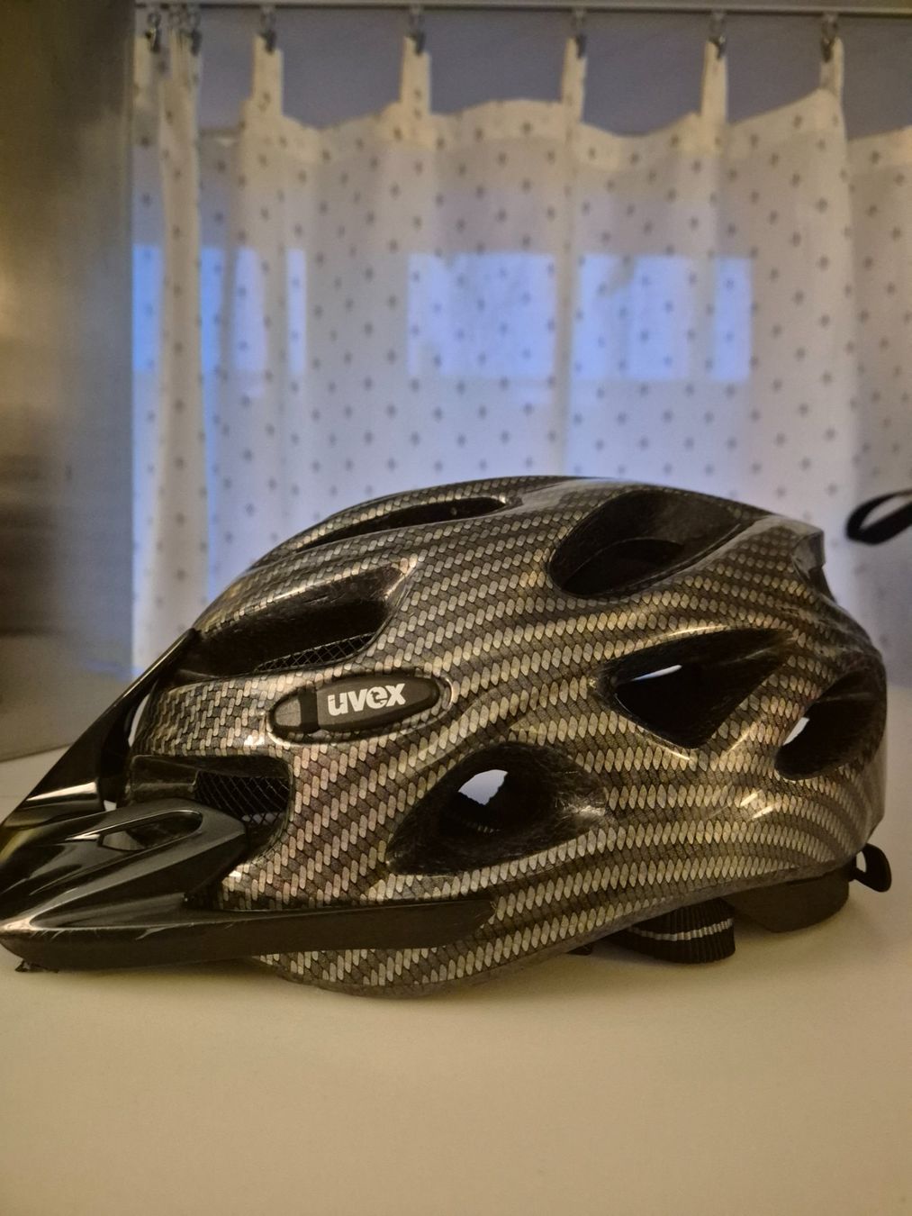 Uvex Caschi: Uvex Velohelm – Usato da Luzern venduto da Yel_low 1