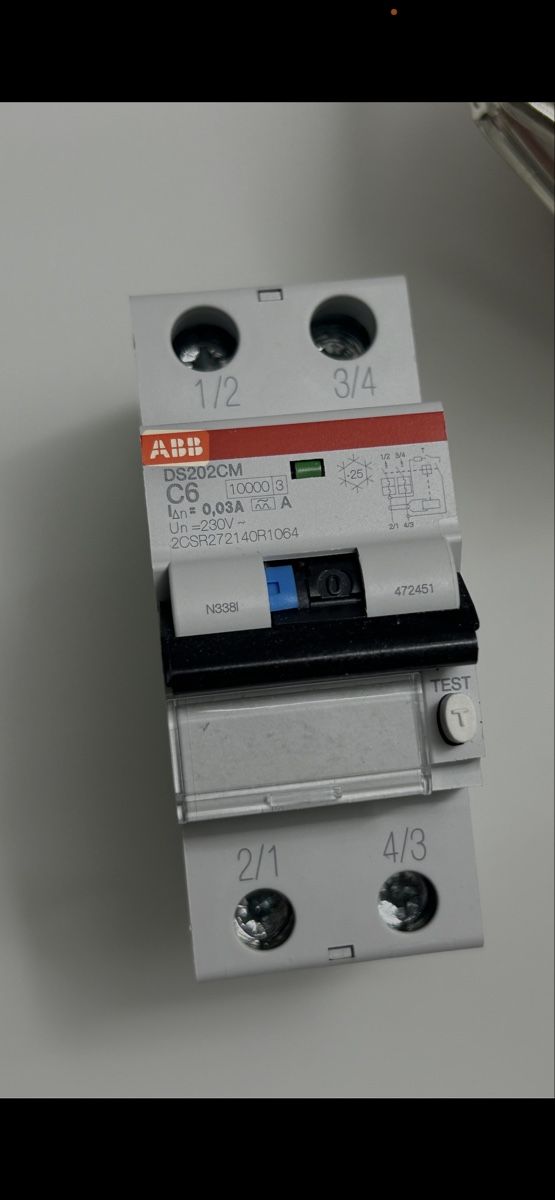 ABB Schalter: ABB DS202CM C6 0.03A Fehlerstromschutzschalter neu – Neu und originalverpackt aus Opfikon von osm_bns2