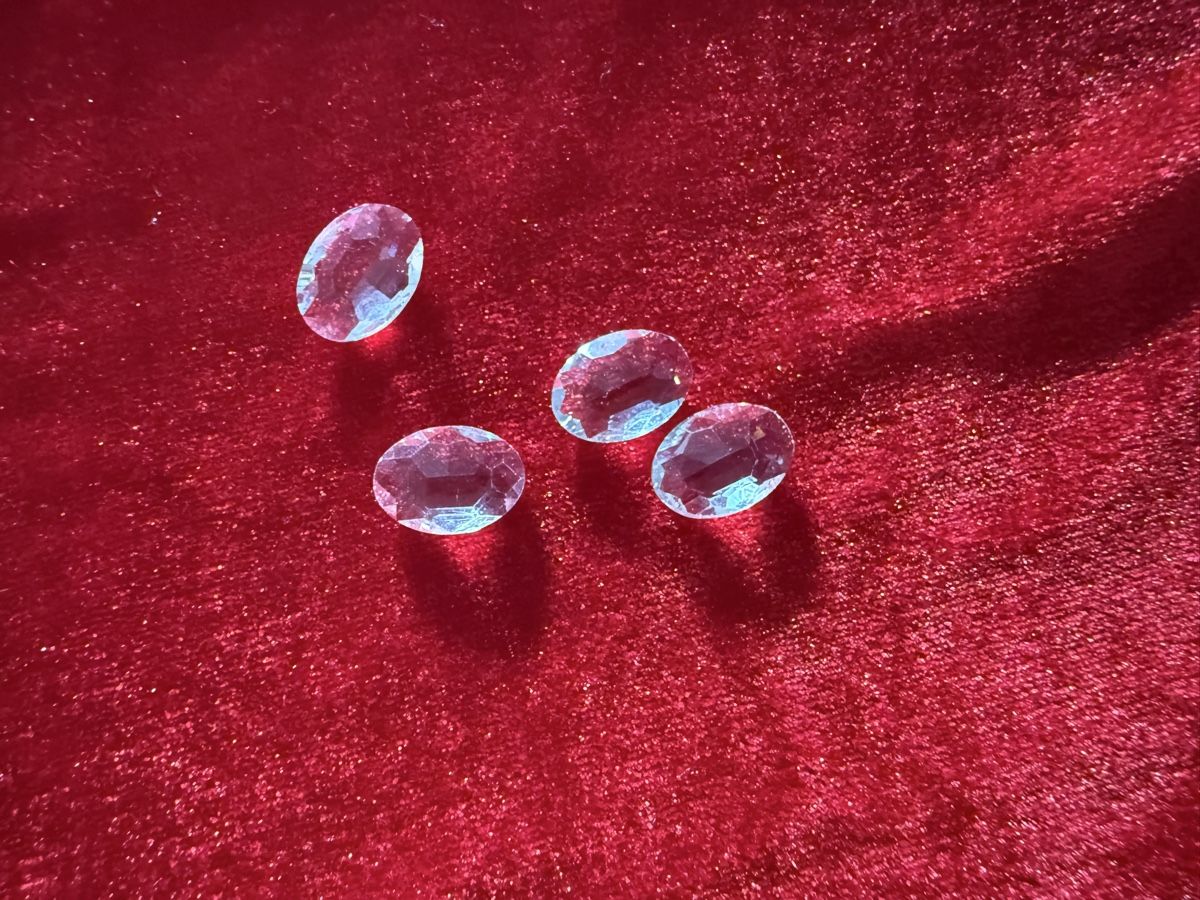 Tutte le decorazioni: 4 STÜCK Funkelnde GLAS-kristall-Steine – Usato da Rheinfelden venduto da Gazzi 1