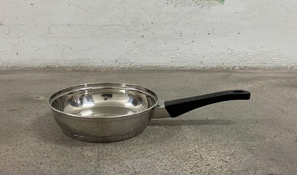 Padelle: bratpfanne . durchmesser ca 22cm – Usato da Allschwil venduto da rotocker