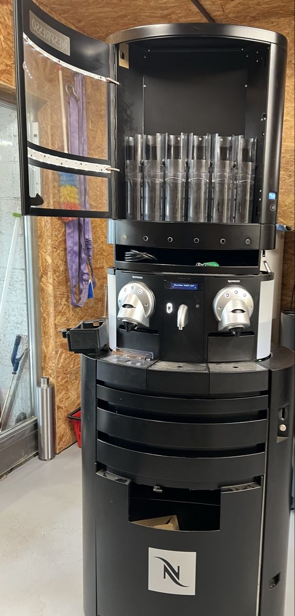 Nespresso Macchine per caffè & Macchine per espresso: Nespresso Tower – Usato da Selzach venduto da del_n5qd 3