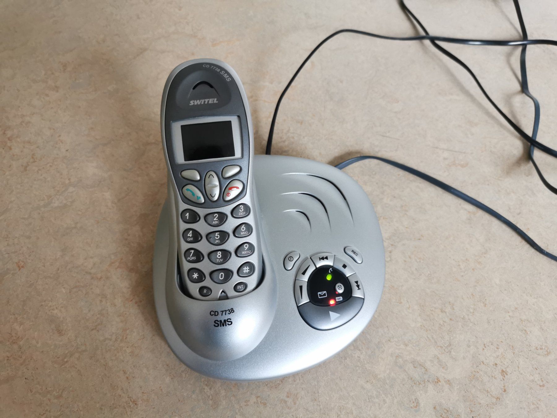 Switel Telefone: Schnurloses Festnetztelefon Switel CD 7738 SMS – Gebraucht aus Zürich von ms993 1