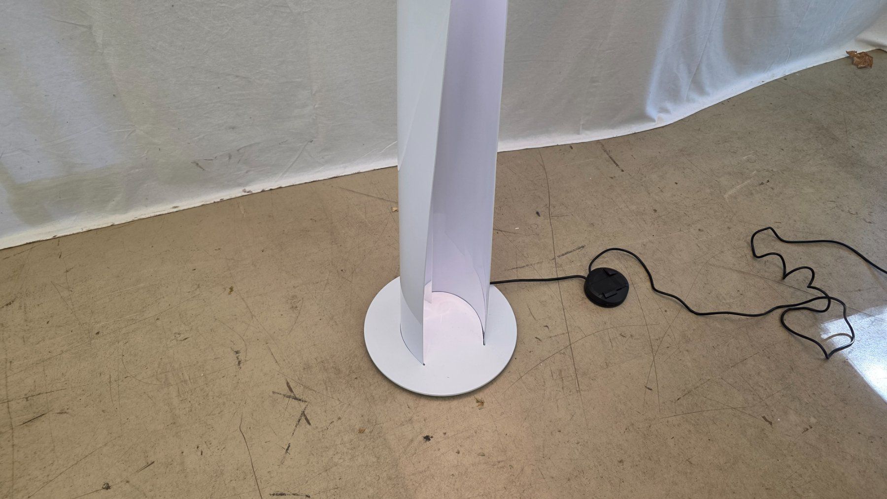 Artemide Lampade: Artemide "Cadmo" Stehleuchte - 09/09 – Usato da Au ZH venduto da BrockiAu 2
