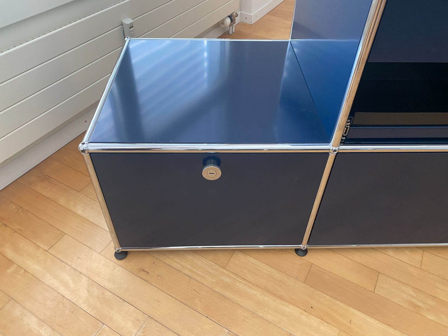 Scaffali: USM Haller Sideboard dunkelblau – Usato da Cham venduto da mbl-atric 3