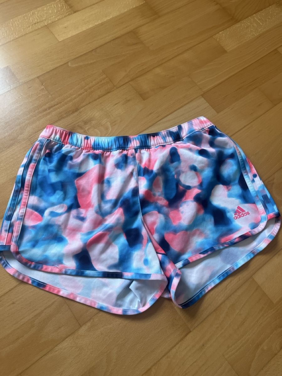 Adidas Pantaloni: Adidas Shorts mit innenhose – Usato da Bülach venduto da SharonP01