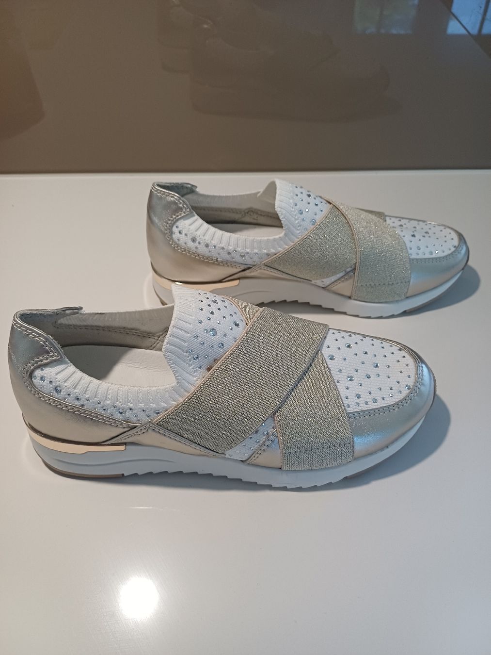 Damenschuhe: neue be gold Slippers  – Neu (gemäss Beschreibung) aus Goldach von Requiliz 1