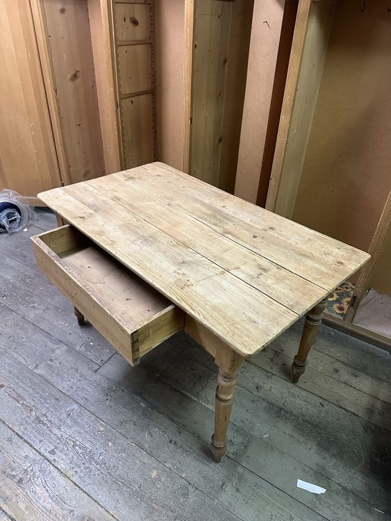 Alter Holztisch Kaufen auf Ricardo