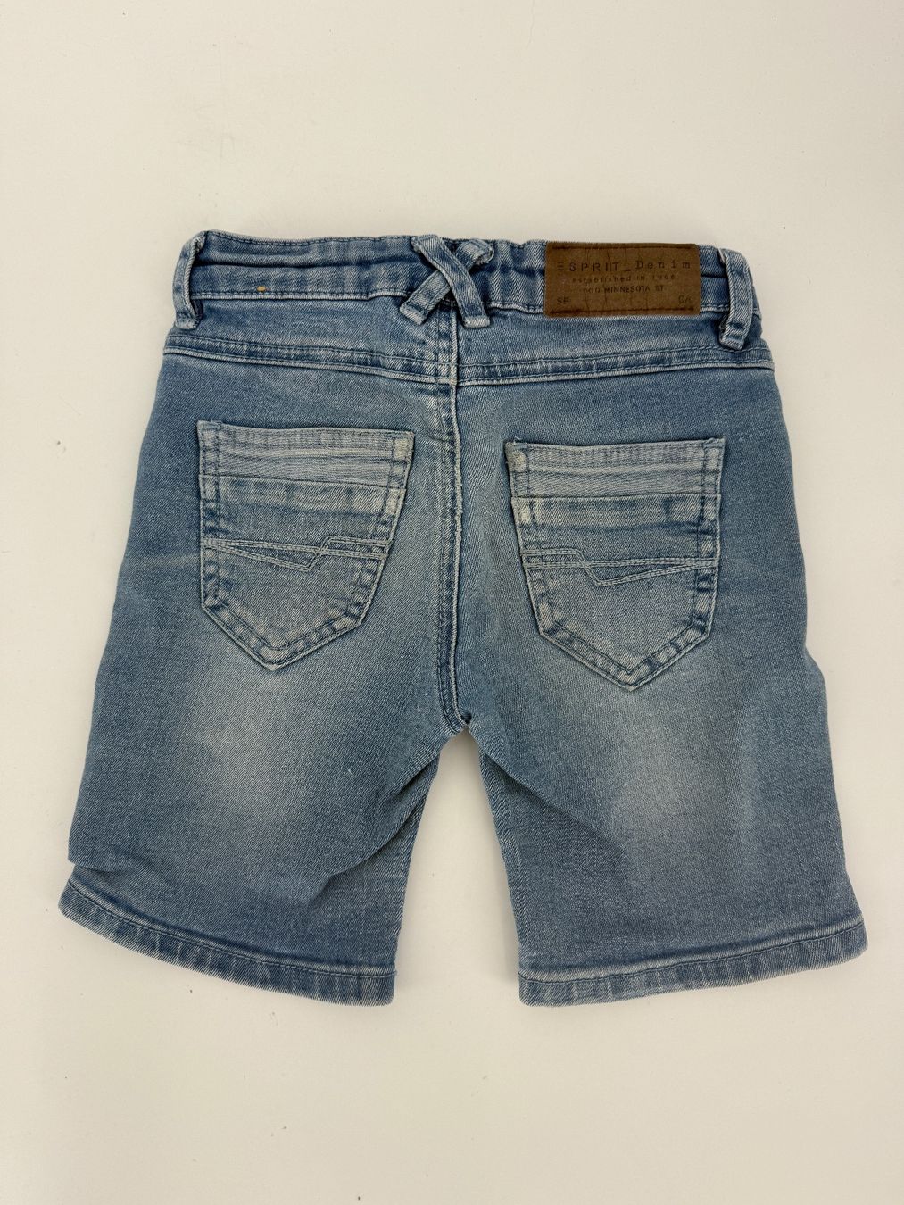 Esprit Pantaloni: Jeans Short von Esprit Gr. 98 – Usato da Auenstein venduto da moin. 1