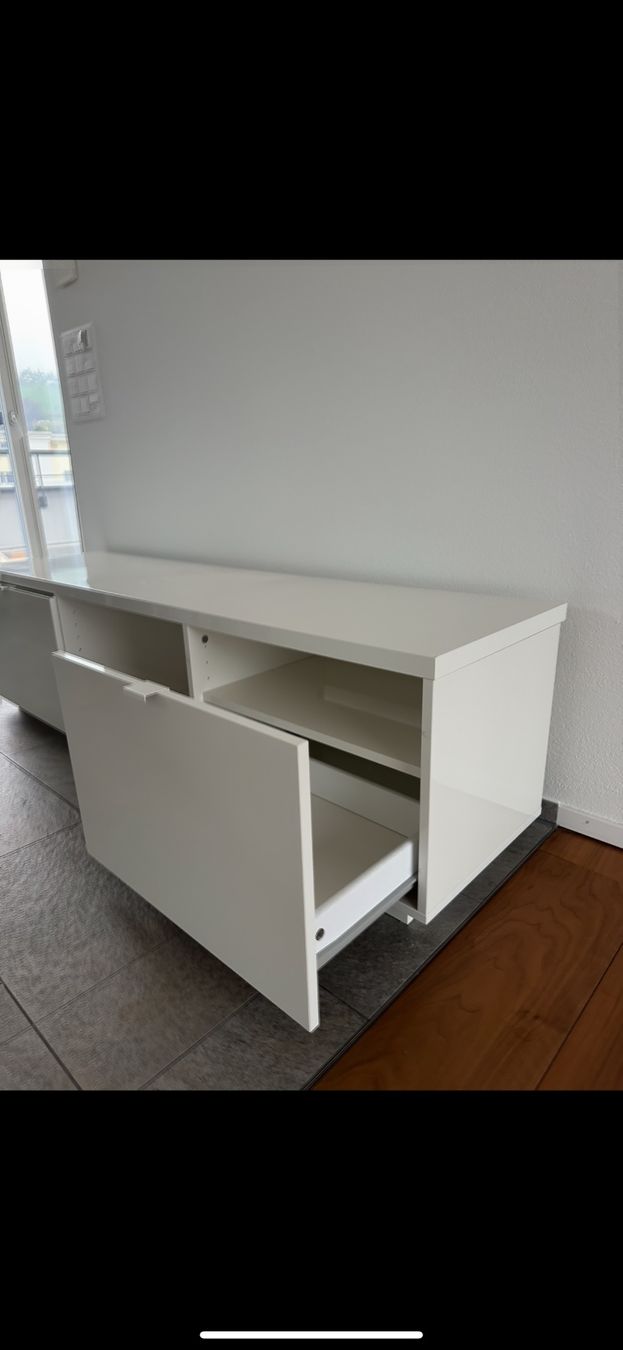 Meubles TV: Weisses TV Möbel – D'occasion à Altendorf par sda_57x2 1
