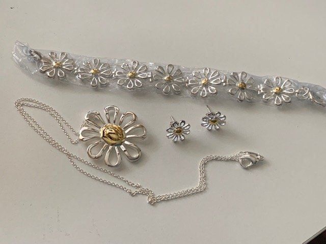 Armbänder & -reifen: NEU!!! Silber/Gold  Blumen Schmuck-Set – Neu und originalverpackt aus La Conversion von angel-gini 5