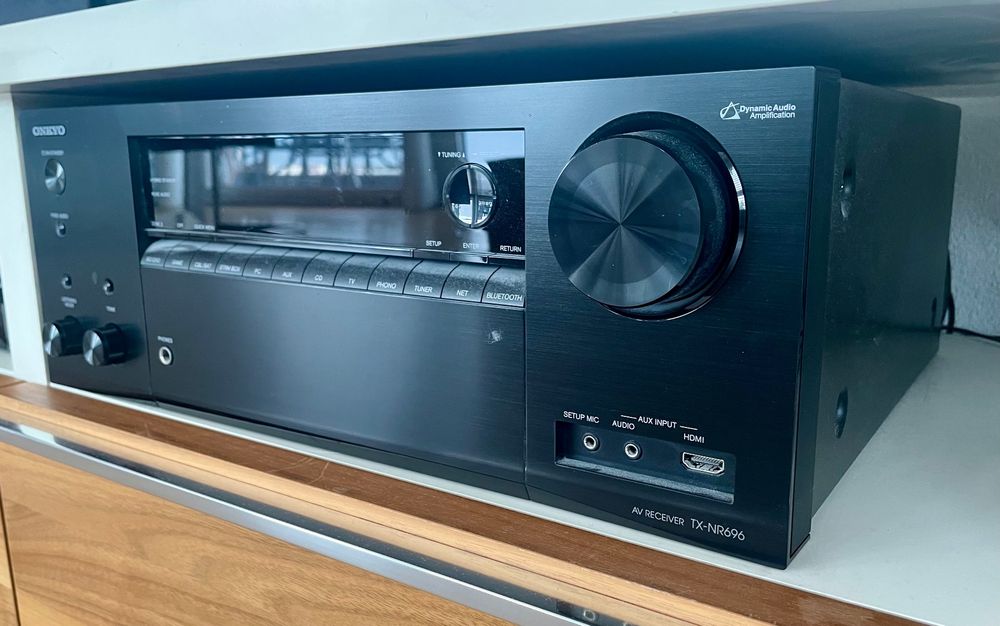 Onkyo TX-NR696 inkl. Sub und 5 Onkyo Boxen | Kaufen auf Ricardo