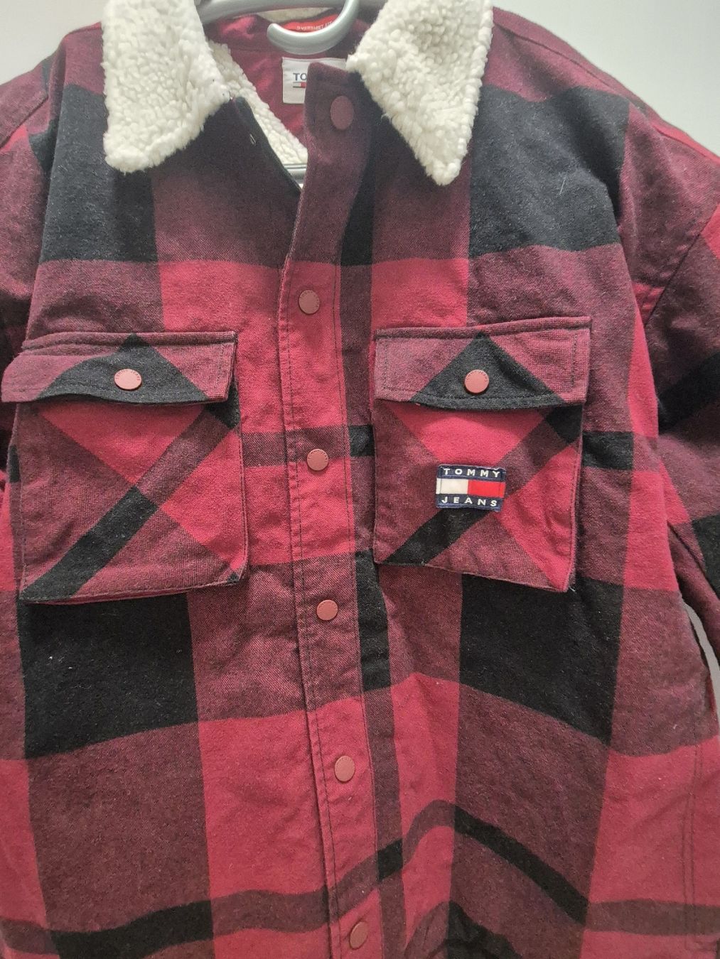 Tommy Hilfiger Jacken: Tommy Hilfiger Jacke XL – Gebraucht aus Volketswil von 2000ra 1