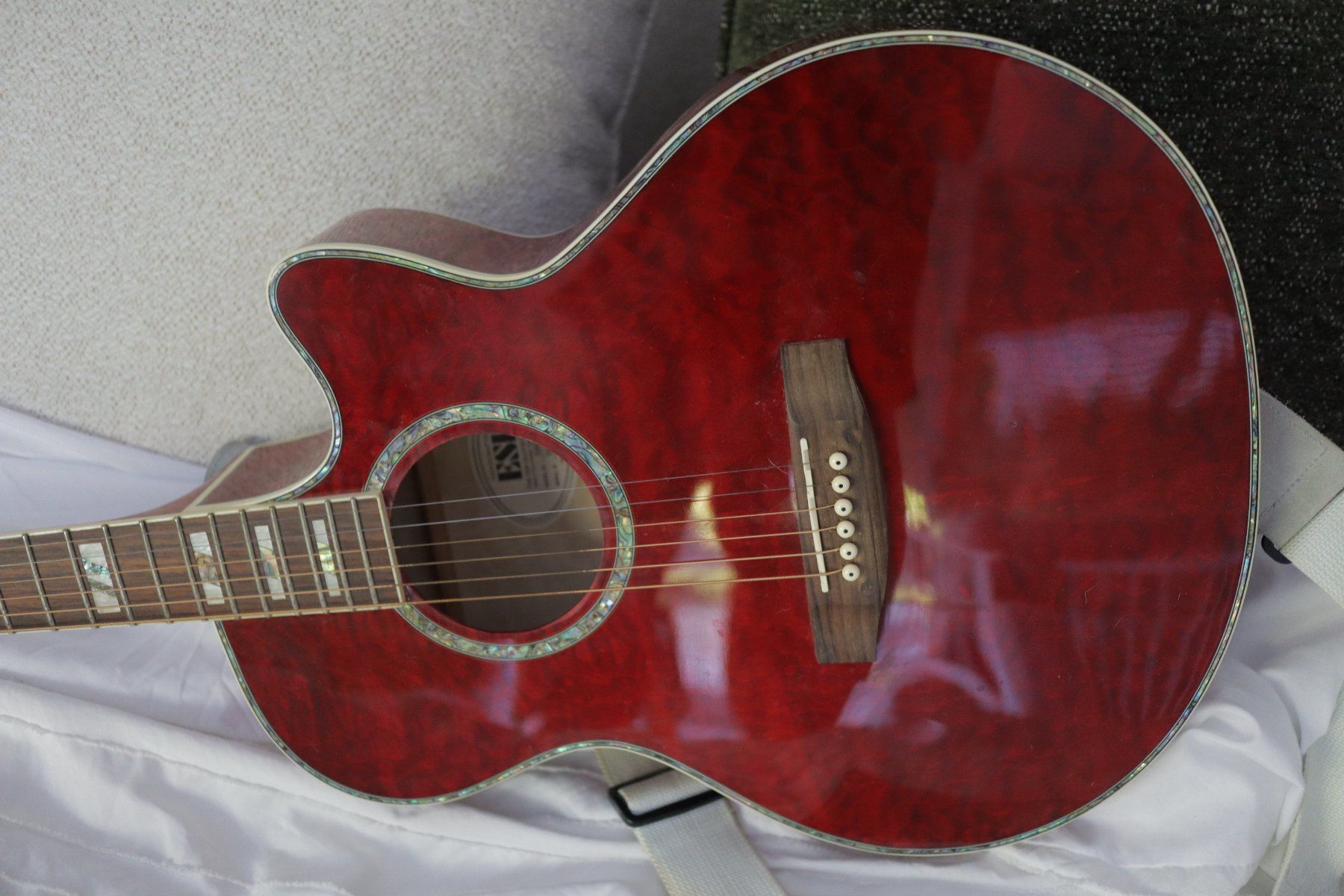 Musikinstrumente: LTD GITARRE - WIE NEU – Gebraucht aus ZEININGEN von NEW70 4