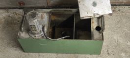 Externes Kühlmittelbecken  von Schaublin 13 Fräsmaschine