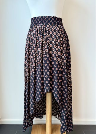 Maje Asymmetrischer Rock mit Monogramm-Print – Gr. 34 (NEU)
