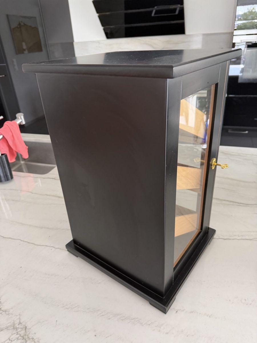 Humidor per sigari: Humidor mit 31 Zigarren, sehr schön – Usato da Safenwil venduto da Corahund 1