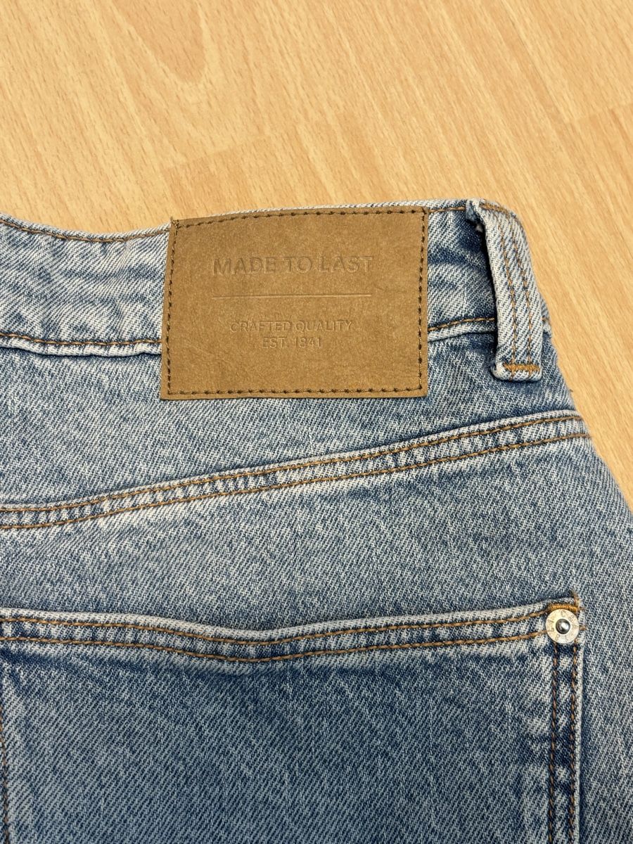 Jeans: BLUE DENIM SHORTS – Usato da Küttigen venduto da noa_78fr 4
