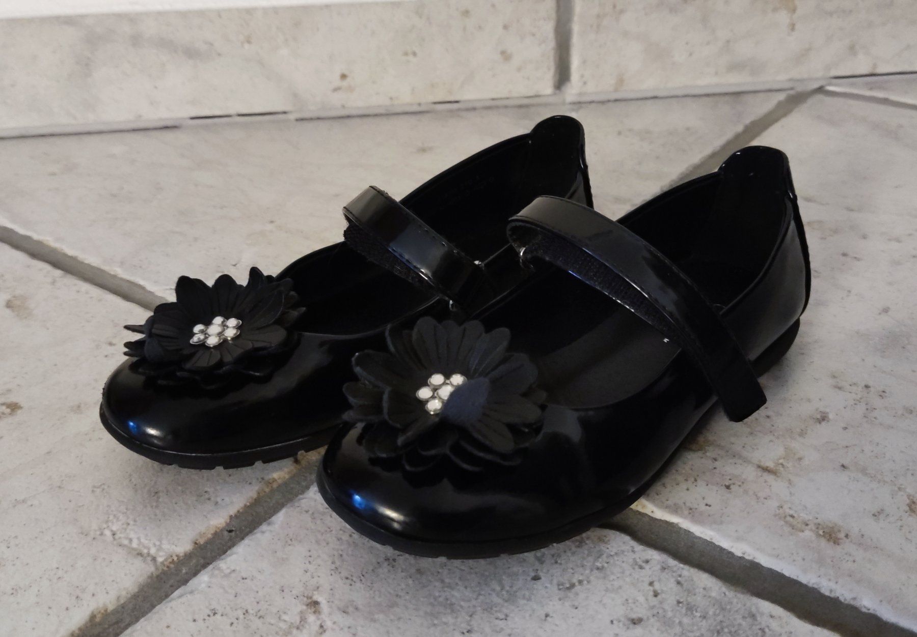 Scarpe per ragazze: Mädchen Schuhe Grösse 28 – Usato da Chur venduto da Rodanisa