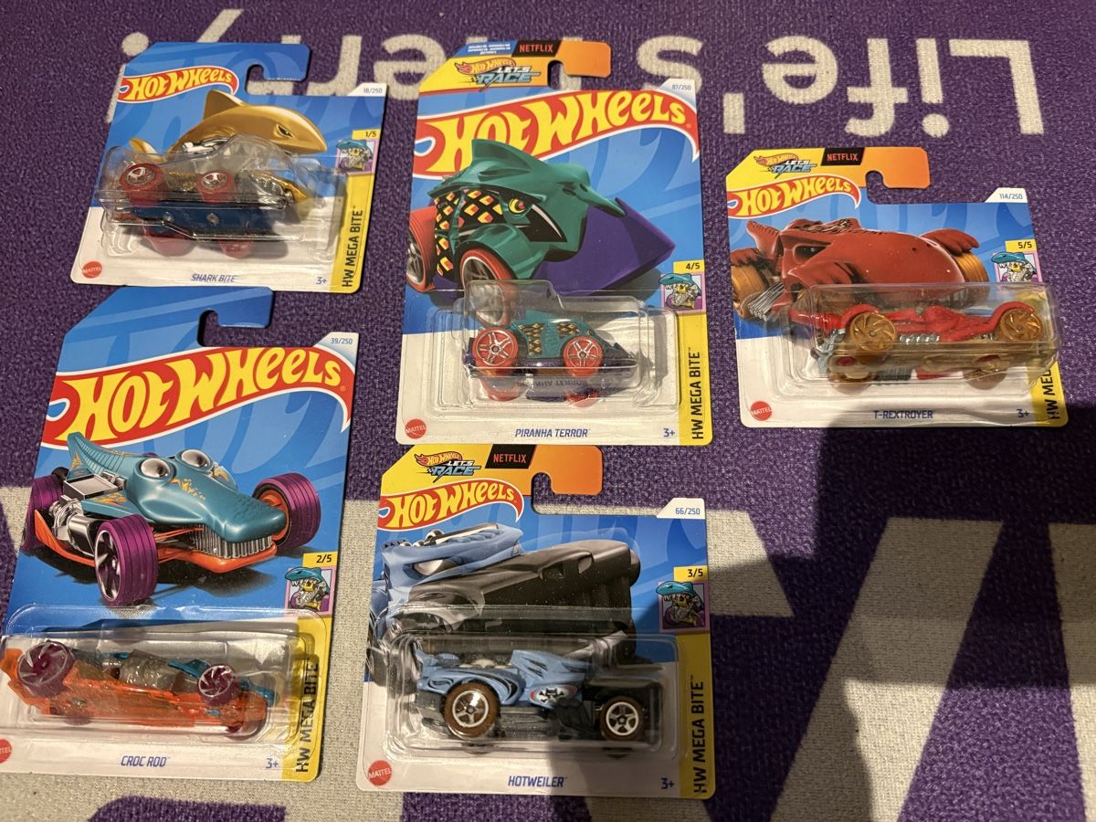 Hot Wheels Voitures modèles: HOT WHEELS mega bite komplett – Neuf avec emballage d'origine à Herzogenbuchsee par warrior77 3
