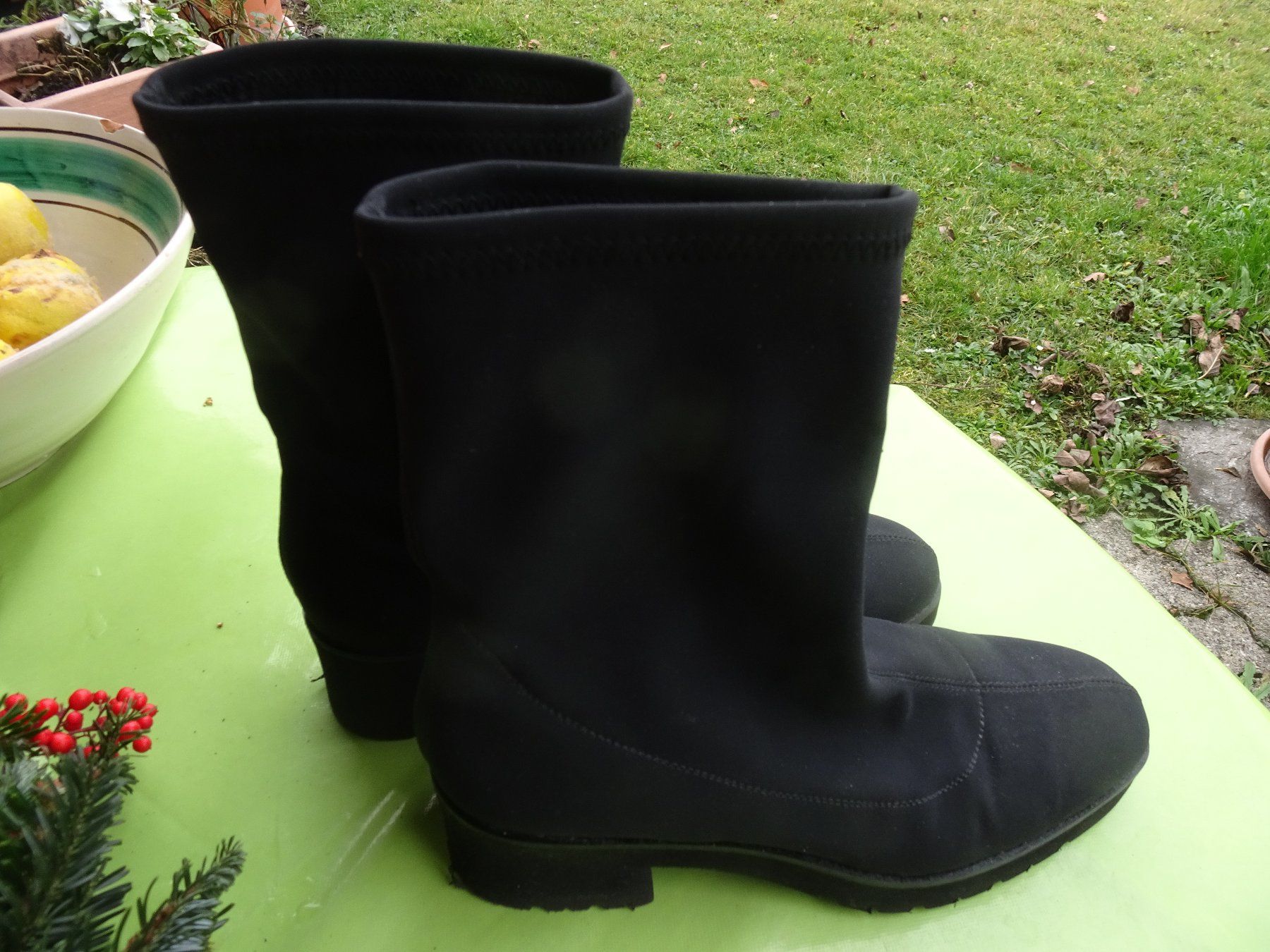 Scarpe da donna: Schicke schwarze Stiefeletten – Usato da männedorf venduto da purzelchen 1