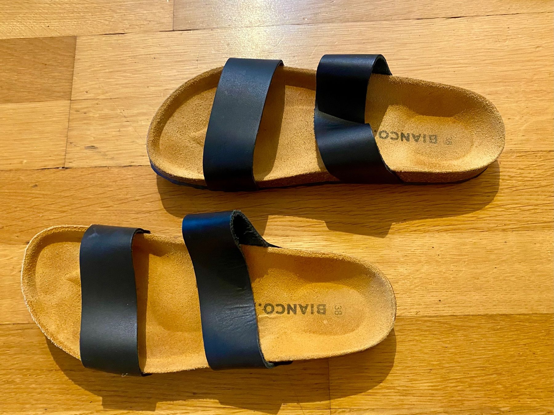 Scarpe da donna: Schwarze Bianco Sandalen, Gr. 38 – Usato da Luzern venduto da i-love-guacamole 2