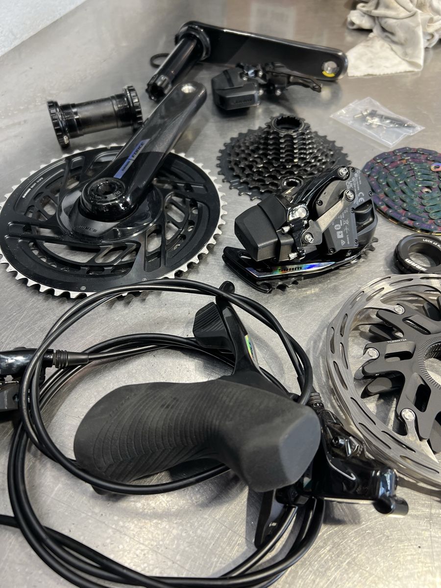 Sram Pièces détachées: Sram Force AXS 2x12 Groupset – Neuf (Voir description) à Bern par 35_bbw 2