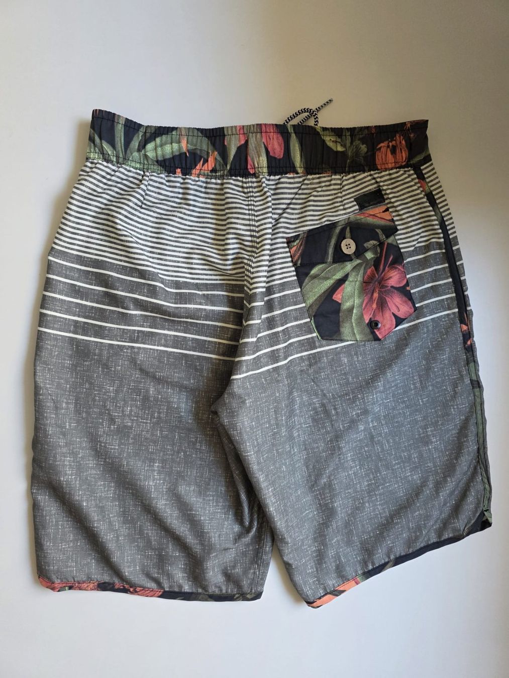 Protest Costumi da bagno: "Protest" Badeshort, Gr. L – Usato da Seeberg venduto da cinderella003 1
