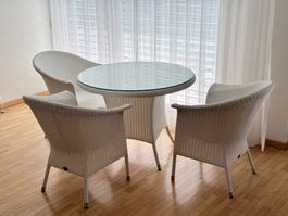 Zebra Hastings Outdoor Tisch mit 3 Stühlen weiss