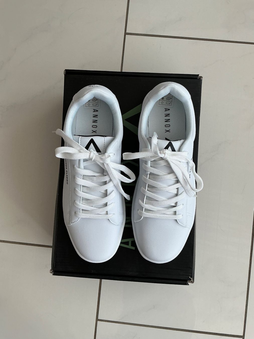 Schuhe für Jungen: Neue Skater Turnschuhe Gr.40 – Neu und originalverpackt aus Biel-Benken BL von Sahra1