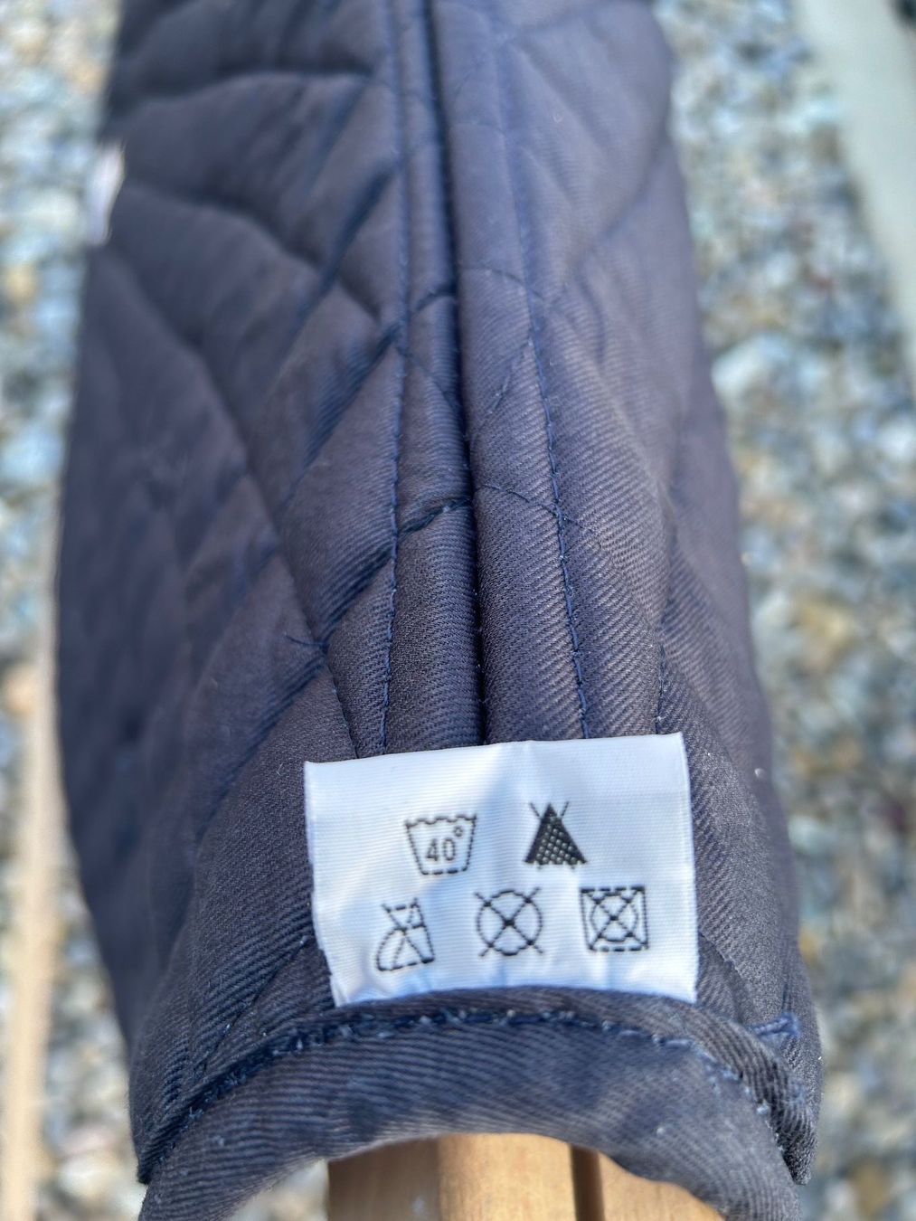 Coperte & Accessori: Satteldecke dunkelblau mit Pferdeapplikation und Biese – Usato da Hagenbuch ZH venduto da Idosimu72 1