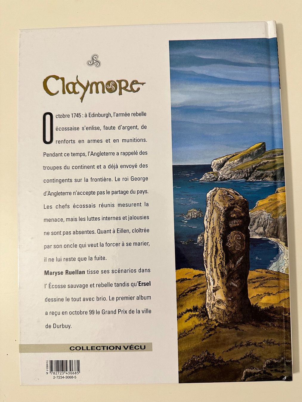 Comics: CLAYMORE - T.2 COMME DES LOUPS AFFAMÉS - HARDCOVER – Gebraucht aus Münsingen von Ganjam 2