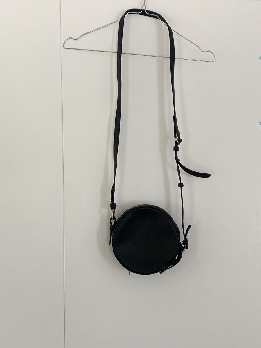 Taschen für Damen: Black round crossbody bag  – Neu (gemäss Beschreibung) aus Zürich von ama_k88c 1