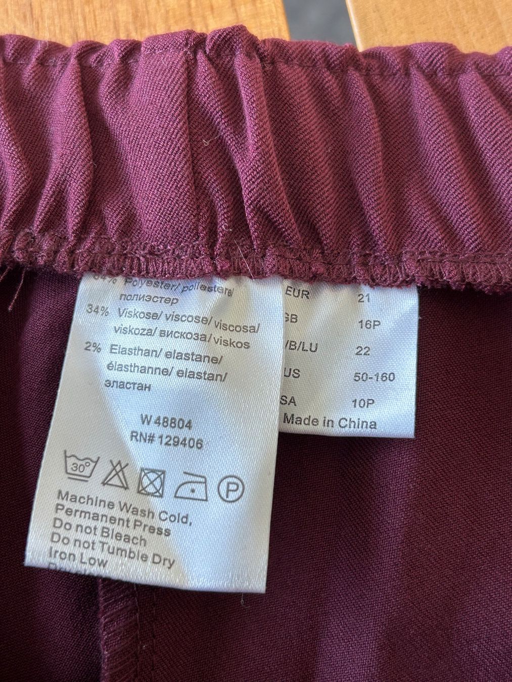 Pantaloni: Bequeme, weinrote Stoffhose Grösse 40 – Nuovo (secondo la descrizione) da Schötz venduto da chousan 3