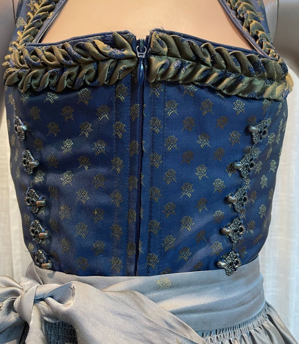 Vestiti: Festliches Dirndl-Traum Wenger Austria GR. 44 – Nuovo (secondo la descrizione) da Flums venduto da Flumsantik 2