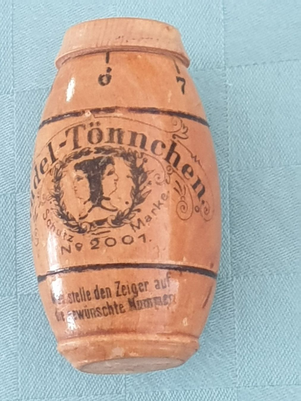 Nadeln: antikes Nadel-Tönnchen Schutz-Marke 2001 – Gebraucht aus Mörschwil von spirspi 5
