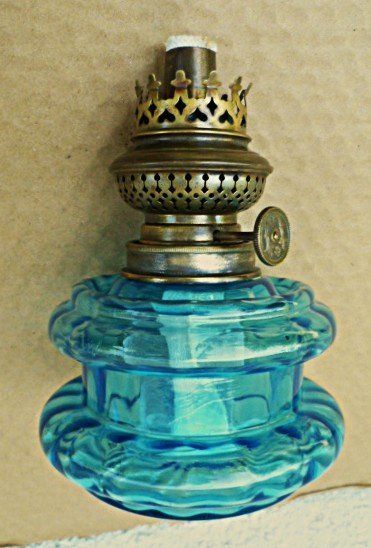 Lampade: Antike, schöne, blaue Petrollampe – Usato da Effretikon venduto da Heimstudio 5