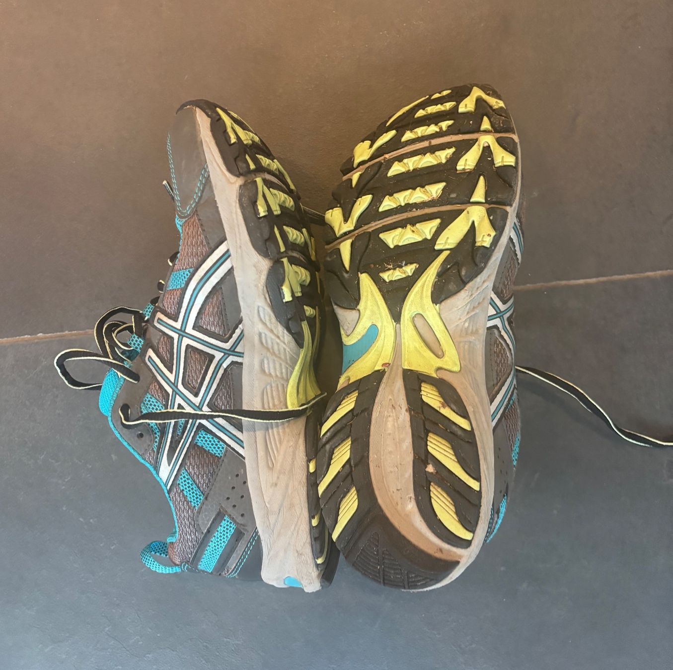 Asics Scarpe da donna: Asics Schuhe Trail Damen Grösse 40.5 gebraucht – Usato da Bern venduto da Anis89 1